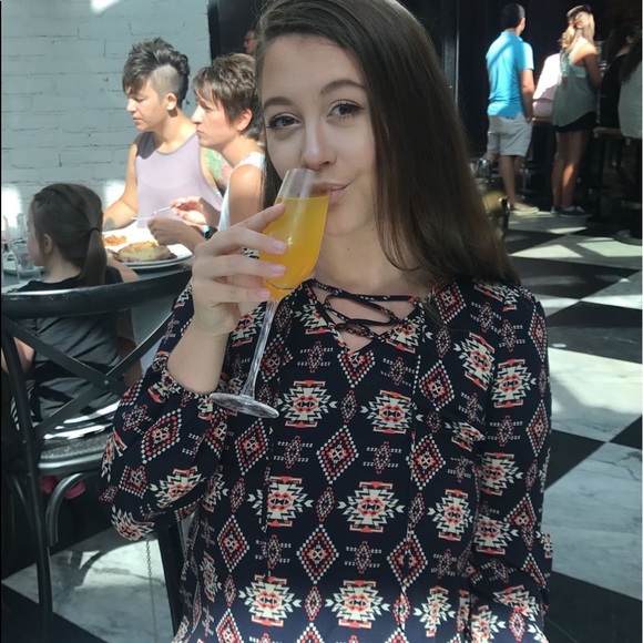 Meet your Posher, Ashlyn - Picture 4 of 6